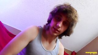 Il fratellastro gigante ti insegna a masturbarti - Elis Ataxxx