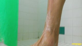 Twink gigante no chuveiro - Frank Funsize