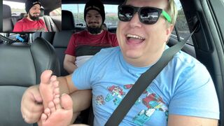 Snyft : Le Magic Tickler chatouillé et adoré - Magic Tickler et Matt