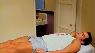 Massagem leva a uma foda anal gostosa - Vince Cobretti e Dusty Rivers