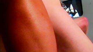 Bunda mascarada fodida por dois garanhões - Richard Reyz, Leo Masters e Nicoli