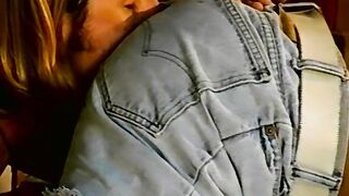 Aaron e Mathew scopano sul divano - Aaron Griffith e Mathew Thomas