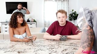 La famiglia Swap impara l'autodifesa - S10:E8