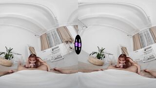 Garota tímida enlouquece no estúdio