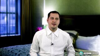 Destiny Rose e Kaytee Carter mettono in scena uno spettacolo di succhiate di tette e leccate di figa per un ragazzo fortunato