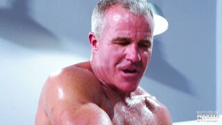 La mano destra del capo - Fisting Central/Raging Stallion