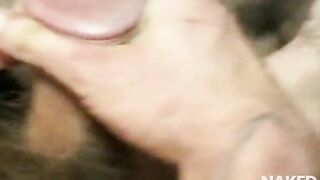 Succhia questa grande fabbrica di cazzi estremi