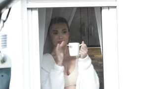 Warm Me Up - Jo & Venera Maxima