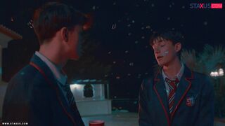 STAXUS INTERNATIONAL COLLEGE STAFFEL 3: FOLGE 8 – ICH WERDE NIE WIEDER LIEBEN