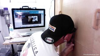 Un semental casado me toma ambos agujeros