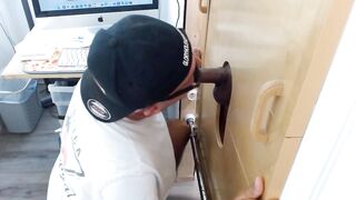 Caminhoneiro latino me alimenta com sua carga