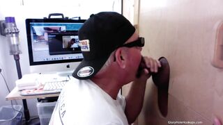 Caminhoneiro latino me alimenta com sua carga