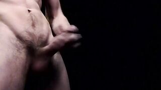 Johnny Squirt wichst am Gloryhole - Johnny Squirt