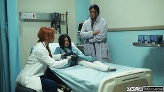 Pourquoi me suis-je réveillé avec une énorme excroissance extraterrestre entre les jambes ?