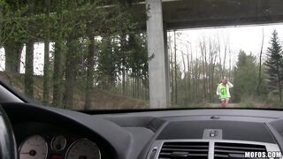 Karina Grand – Geile Braut auf der Suche nach einem Schwanz