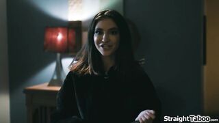 Du wirst meine behaarte Muschi lecken, während ich deine beste Freundin ficke.