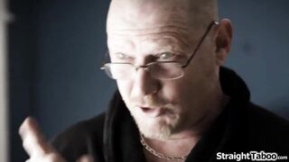 Nous avons conclu un accord selon lequel tu ne peux pas partir avant d'être enceinte.