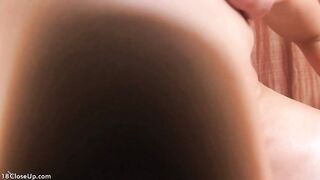 Une amatrice montre sa chatte et son cul