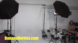 Une adolescente tchèque rondelette dévoile sa généreuse poitrine lors de son premier casting.