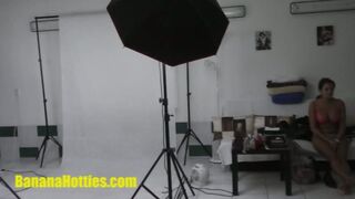 La ragazza fa il suo primo spogliarello al casting