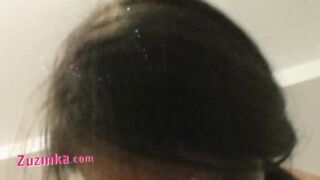 Zuzinka, une amatrice, baise sur le canapé