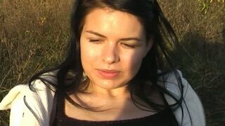 Juegos sexys en el campo con Zuzinka