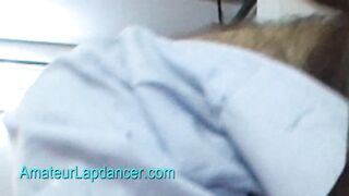 Lapdance et masturbation par une jeune Tchèque naturelle