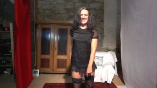 Une MILF tchèque se fait lécher, doigtée et fait une fellation torride