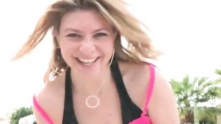 Serena se masturba ao ar livre