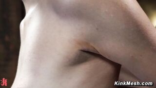 Séance intense de torture et de punition brutale en donjon avec Brooke Johnson, en bondage extrême.