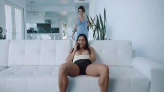 Ho beccato la mia babysitter sgualdrina che si toccava