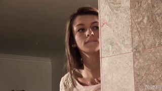 Madelyn Monroe - La corrupción de una niñera