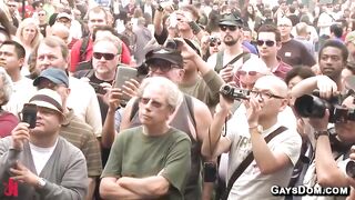 Apresentação intensa no palco da Folsom Street Fair com Cameron Kincade e amigos.