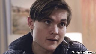 La procace milf Sophia Locke viene leccata e scopata dal suo vicino adolescente.