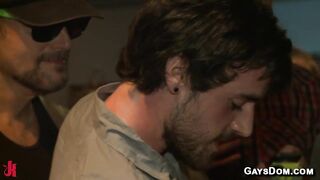 Lié en public Doug Acre Christian Wilde Gay Bar Gangbang Anal Bondage Blowjob Rope