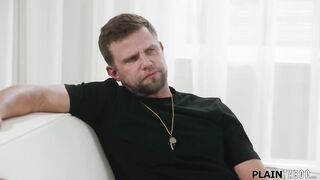 Er hat mit seiner Freundin geschlafen, um ihre Untreue und Schwangerschaft vor mir zu vertuschen.