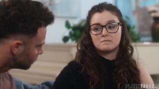 Je sais que je suis ton beau-père, mais si tu veux, je peux être bien plus que ça.