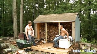 Fucking by The Woodpile - Colby Keller e Arpad Miklos