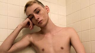 Batear en el baño con Justin - Justin Stone