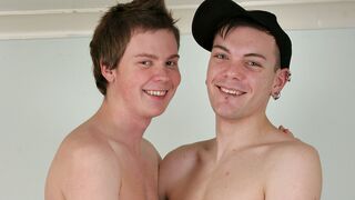 Skater-Jungs im Schlafzimmer - Andy Smith & Carl Johnson