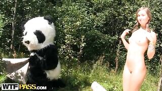 Brunette fuck in the woods toy panda