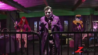 O Coringa e a Batfuck lideram uma orgia selvagem com batchick e hordas de putas