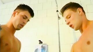 Euro Studs Fuck In Public Washroom - Tamas Izmos, Adam Jannin e Sandor Kerek