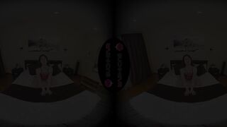 Hot Pearl tira su il culo in VR