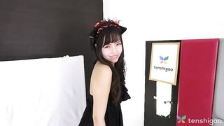 Cat Cafe worker Miss Minami Sato comes to play naked