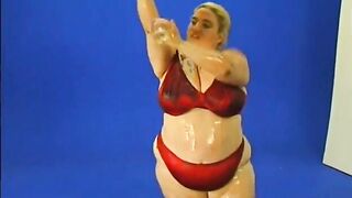 Huge blonde bbw oiled and toyed