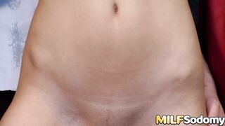 Splendida MILF Kristy Lust fa sesso anale