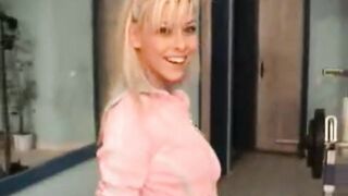 Nikky Blond fucking hardcore von ihrem Fitnesstrainer im Fitnessstudio