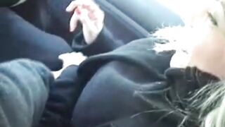 Nikky Blond Blowjob on Street e sfregamento Pussy at Car