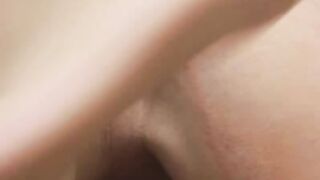 La jolie Taryn est couverte de sperme